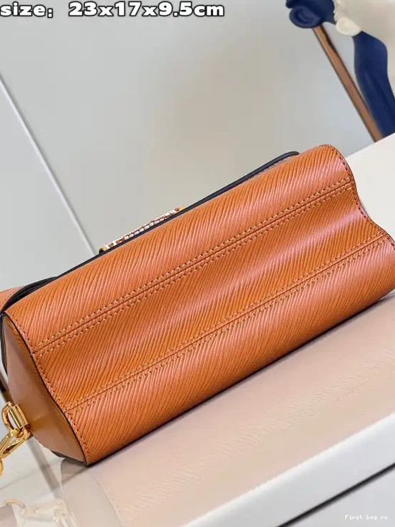 First bag ru TWIST VUITTON MM LOUIS 0707